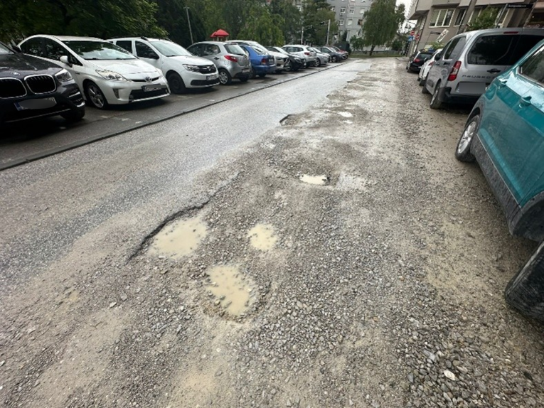 Može li Možemo javiti možemovcima da konačno pokrpaju "mali London"?