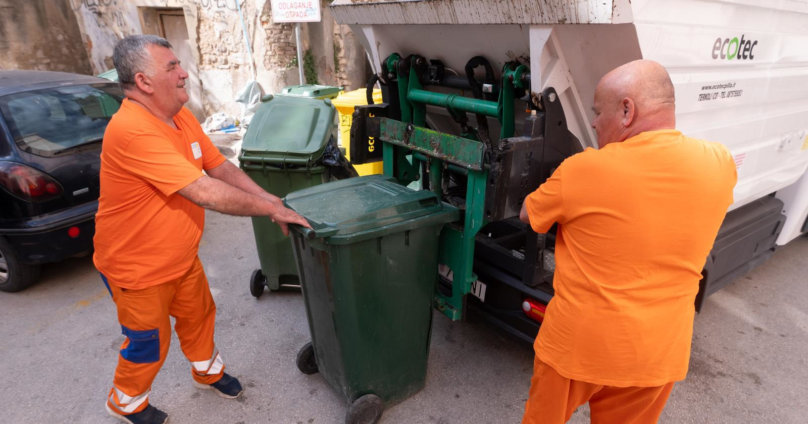 Radnici Čistoće Zadar traže sastanak s gradonačelnikom, dali rok odvoza smeća