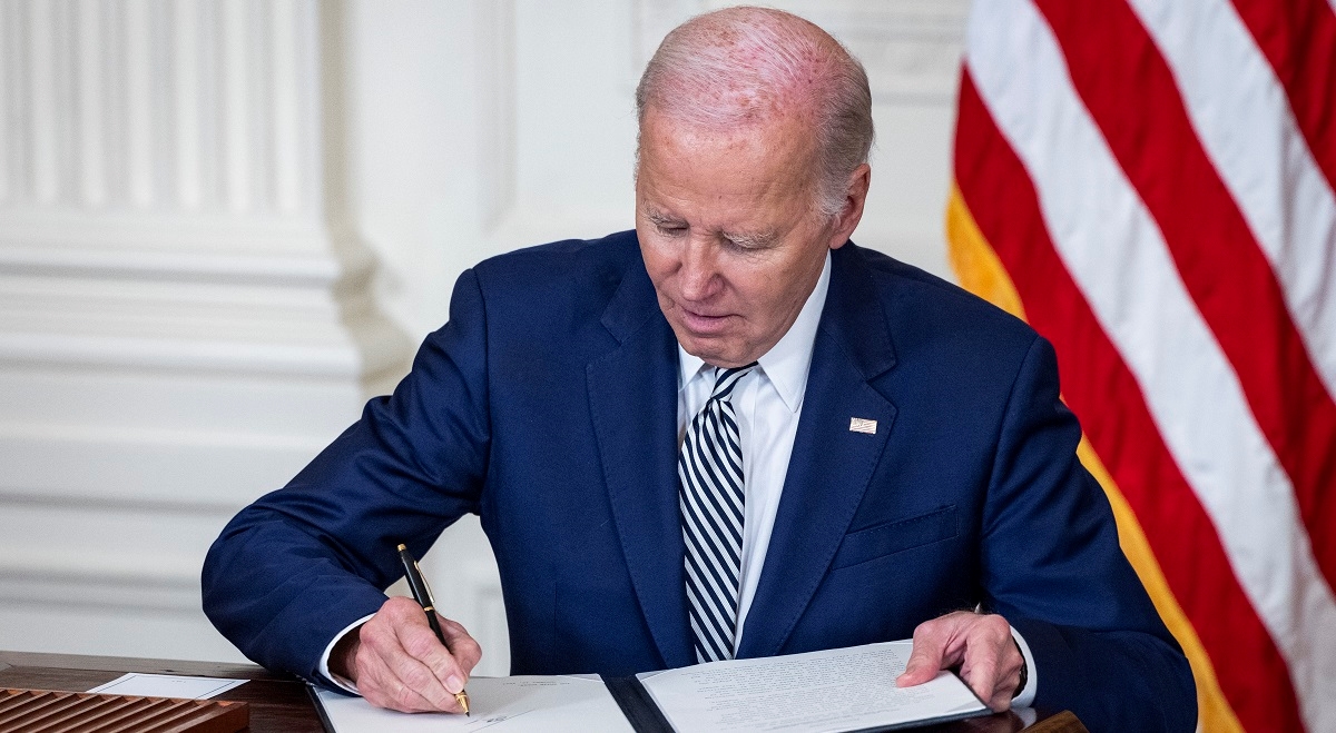Biden želi poslati milijarde dolara Ukrajini i Izraelu. Prvo mora uvjeriti zastupnike