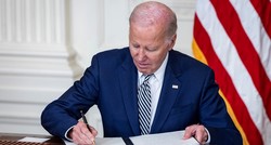 Biden želi poslati milijarde dolara Ukrajini i Izraelu. Prvo mora uvjeriti zastupnike