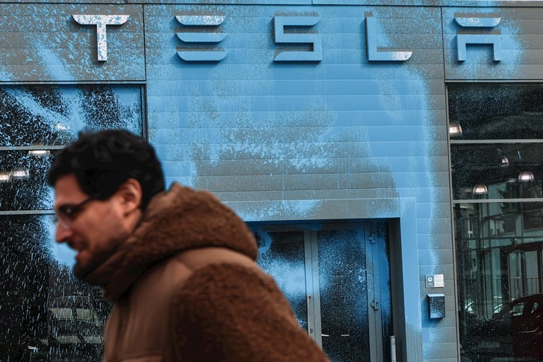 Potop Tesle u Europi. Prodaja u Francuskoj i Švedskoj najniža od 2021.