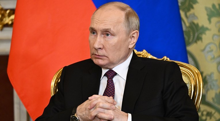 Putin objavio: Kandidirat ću se za predsjednika