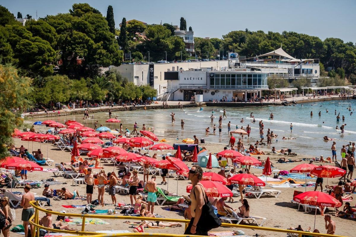 Lani rekordan broj turističkih noćenja u EU. Hrvatska rasla tek za 1%