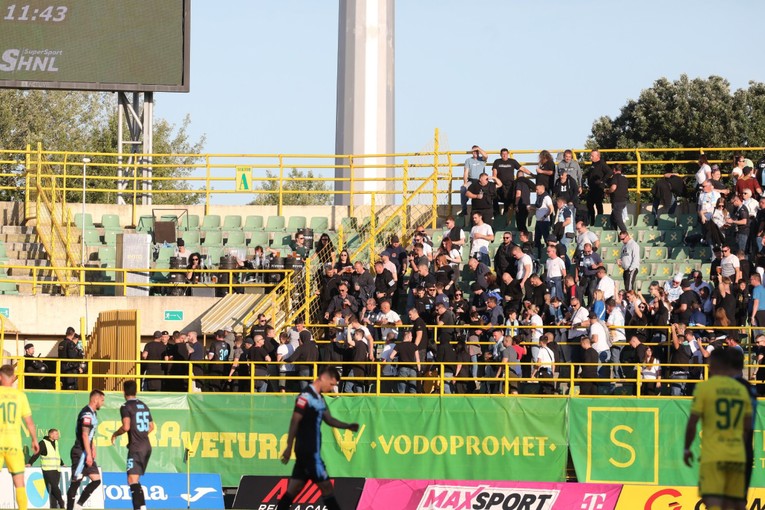 Komentator otkrio zašto je Armada u 12. minuti napustila tribinu u Puli
