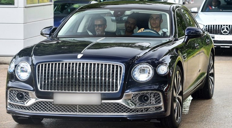 Bayern ozbiljno raspravlja o Ronaldu. Glavno pitanje je koliko dresova bi prodao