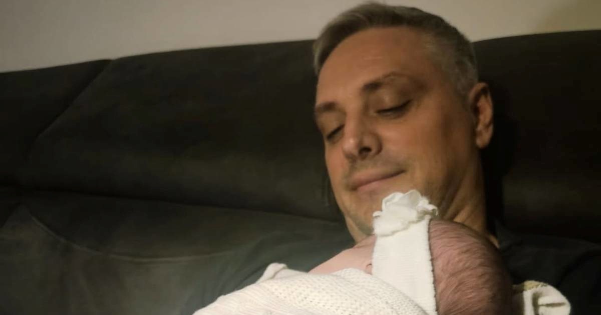 Petar Dragojević objavio prvu fotografiju šestog djeteta, kćerkice Terese