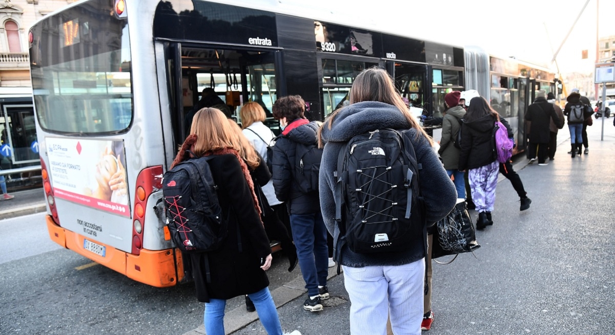 Italija uvela strože mjere u taksijima, vlakovima i autobusima