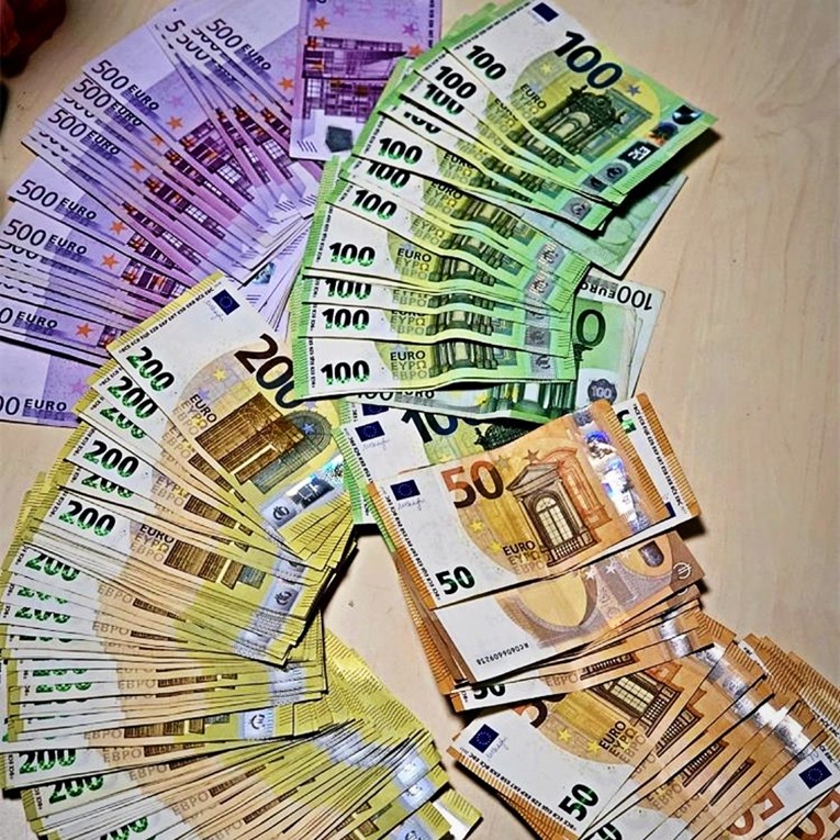Srbin u kamionu slovenskih registracija probao unijeti više od 30.000 eura gotovine