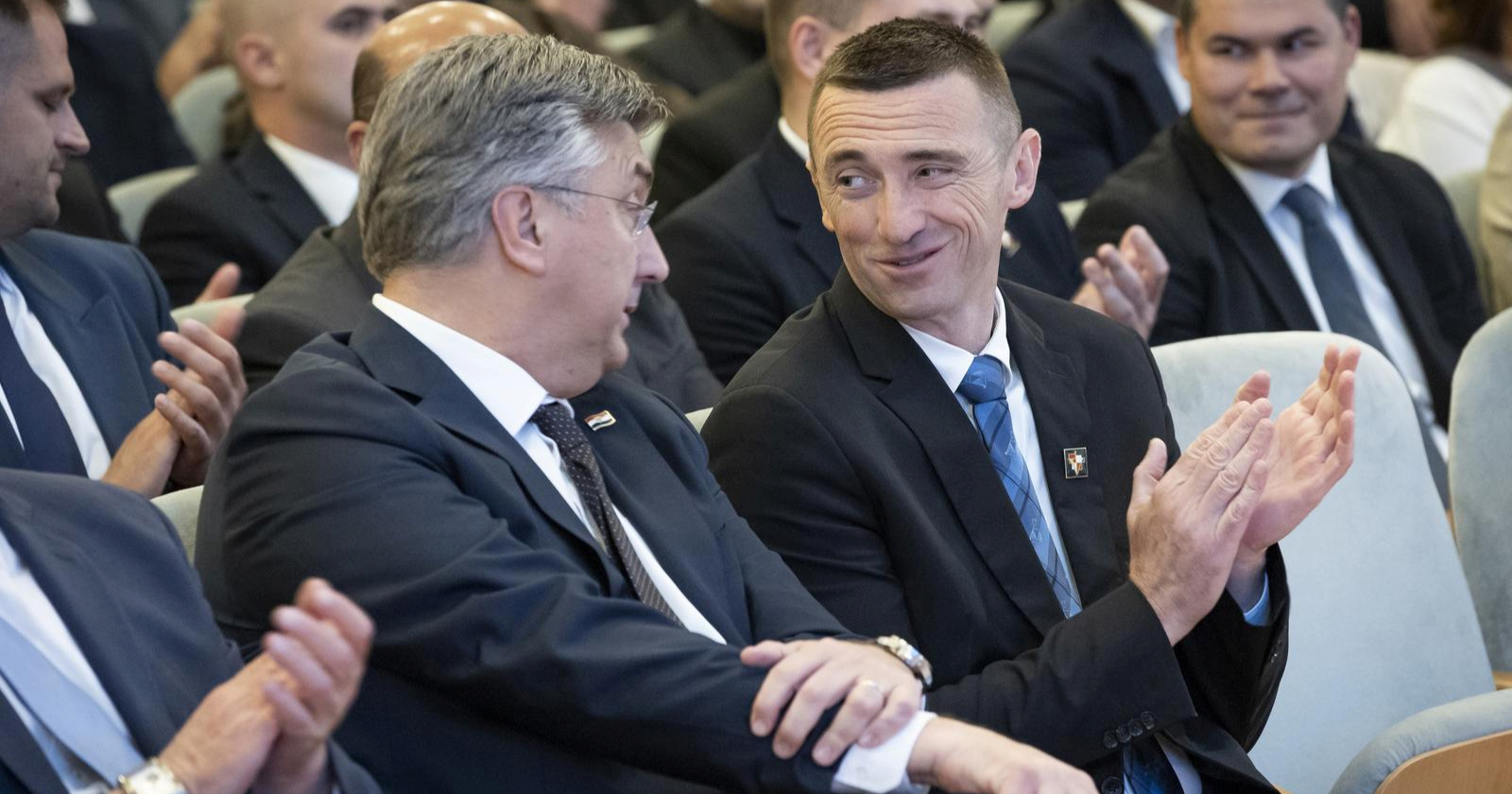 Stigla nova anketa, evo poretka stranaka. Potop DP-a