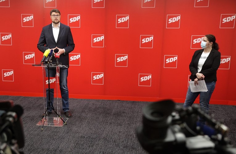 Grbin raspustio SDP u Zagrebu i Brodu: "Moraš promijeniti sebe da bi popovao drugima"
