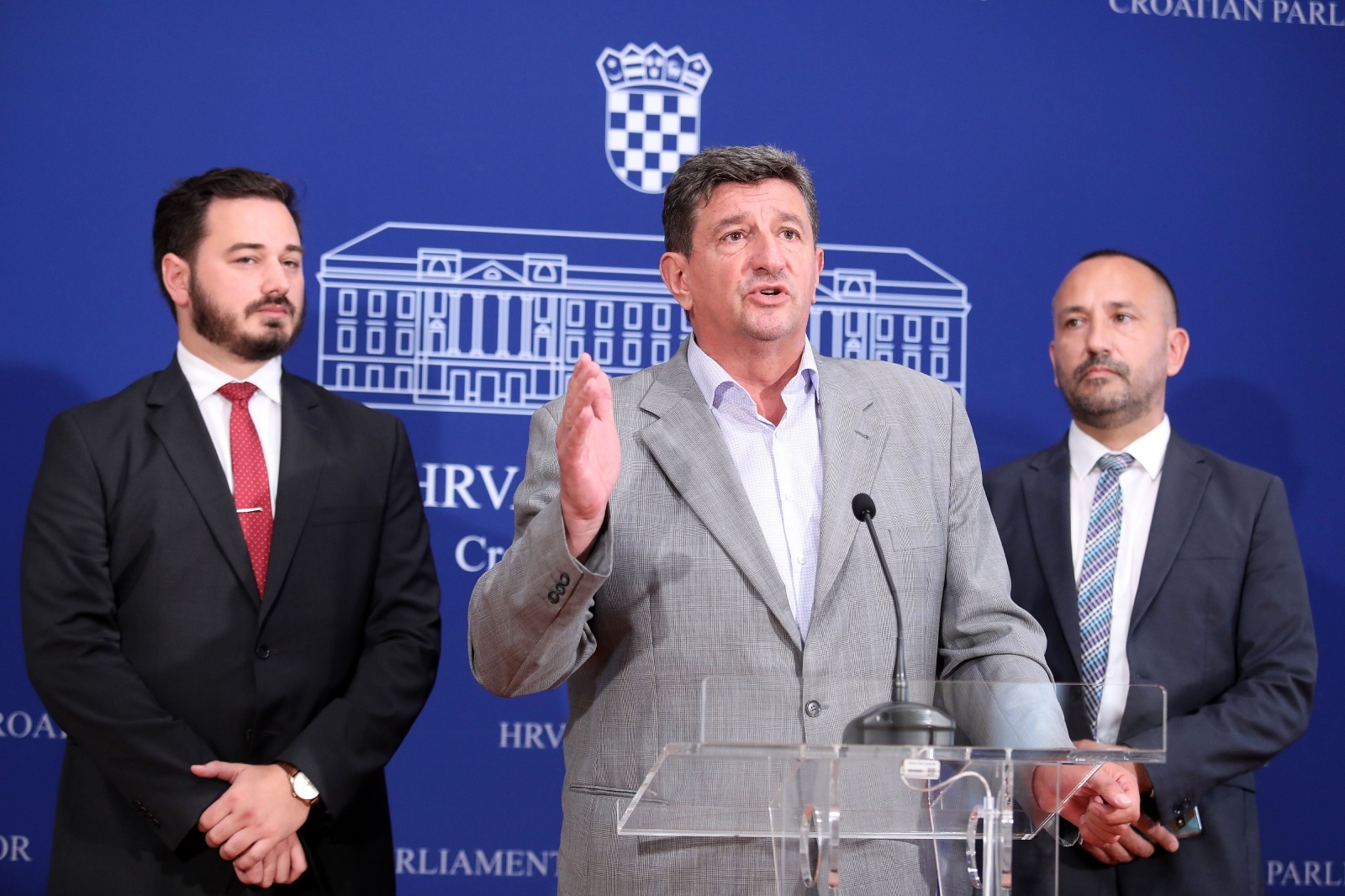 Hrvatski suverenisti kažu da su zgroženi vladinim izjednačavanjem Oluje i Grubora