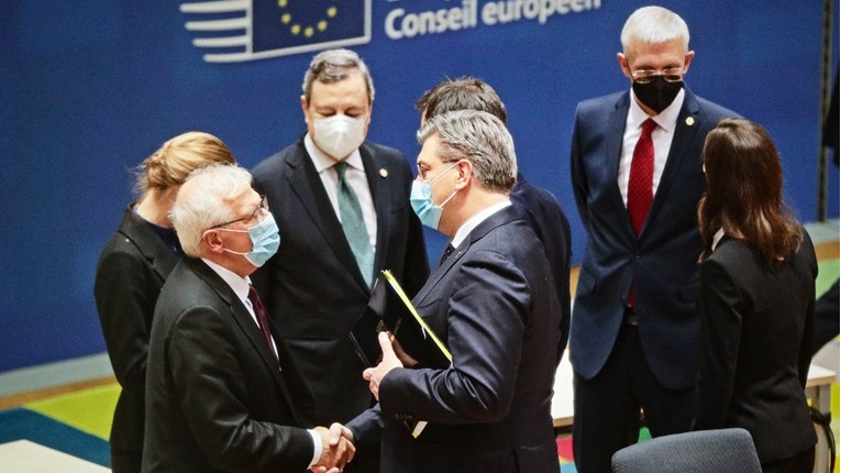 EU sastanči o novim sankcijama Rusiji, Plenković se čuo s ukrajinskim premijerom