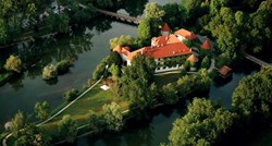 Ovaj dvorac na vodi nalazi se na sat vremena od Zagreba, a u njemu je boravio i Tito