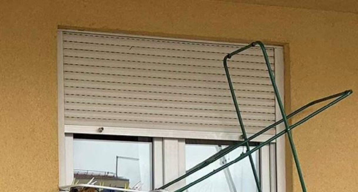 Fotka štrika iz Dalmacije postala hit na Fejsu: "Korona satrala ljude"