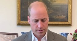Princ William objavio snimku iz ureda, iza njega se nalazi fotka koju je snimila Kate