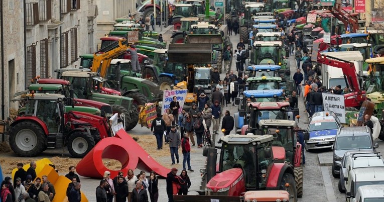 Započeli prosvjedi seljaka u Španjolskoj. Ljutiti su na regulacije EU i jeftin uvoz