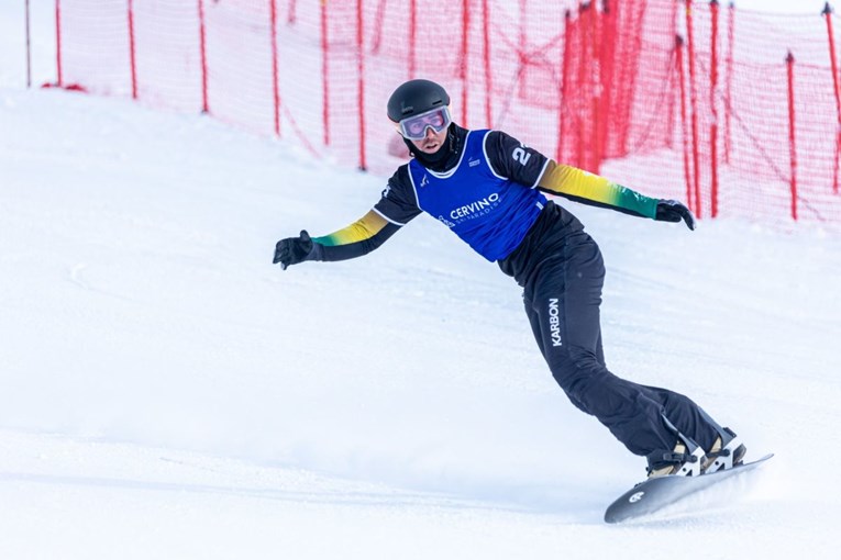 Boarder slomio vrat na Olimpijskim igrama. Helikopterom su ga prevezli u bolnicu