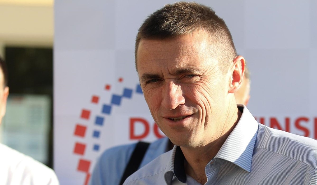 Penava održao presicu zbog Dežulovićevog teksta: "On je kolumnist srpskih Novosti"