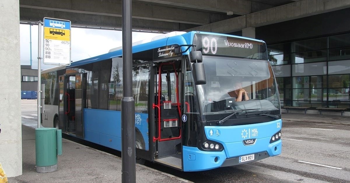 Pijani muškarac oteo bus s putnikom u Helsinkiju, putem pokupio još jednog