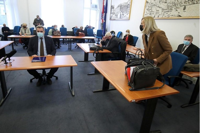Bivša šefica računovodstva HGK na suđenju Vidoševiću optužila Peternel i tajnicu
