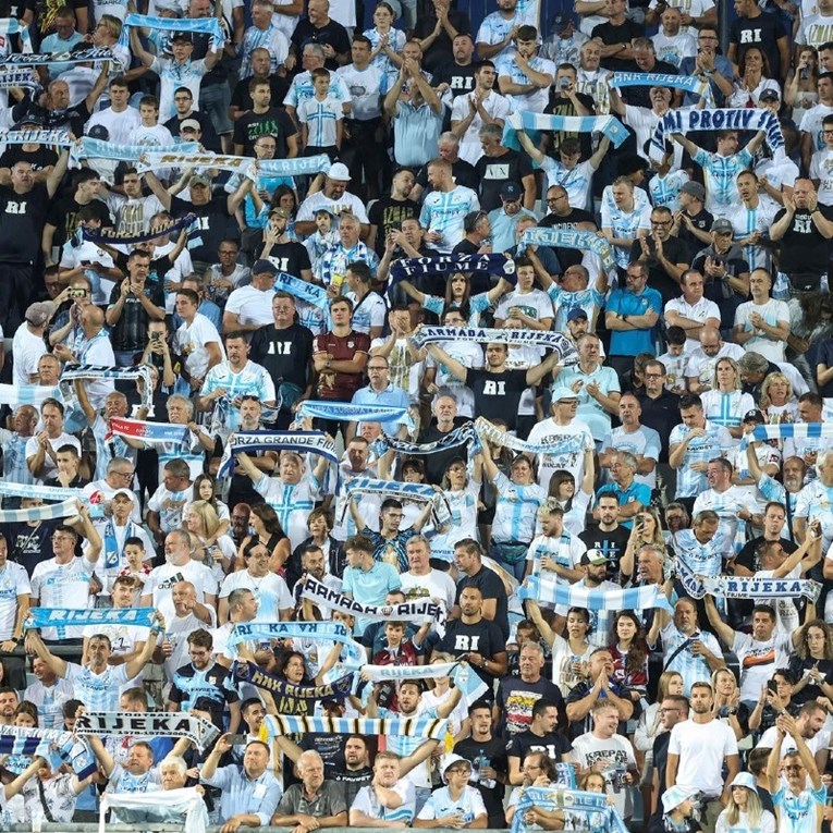 Navijači Rijeke na Fejsu: Kad smijemo reći da imamo neznalicu na klupi?