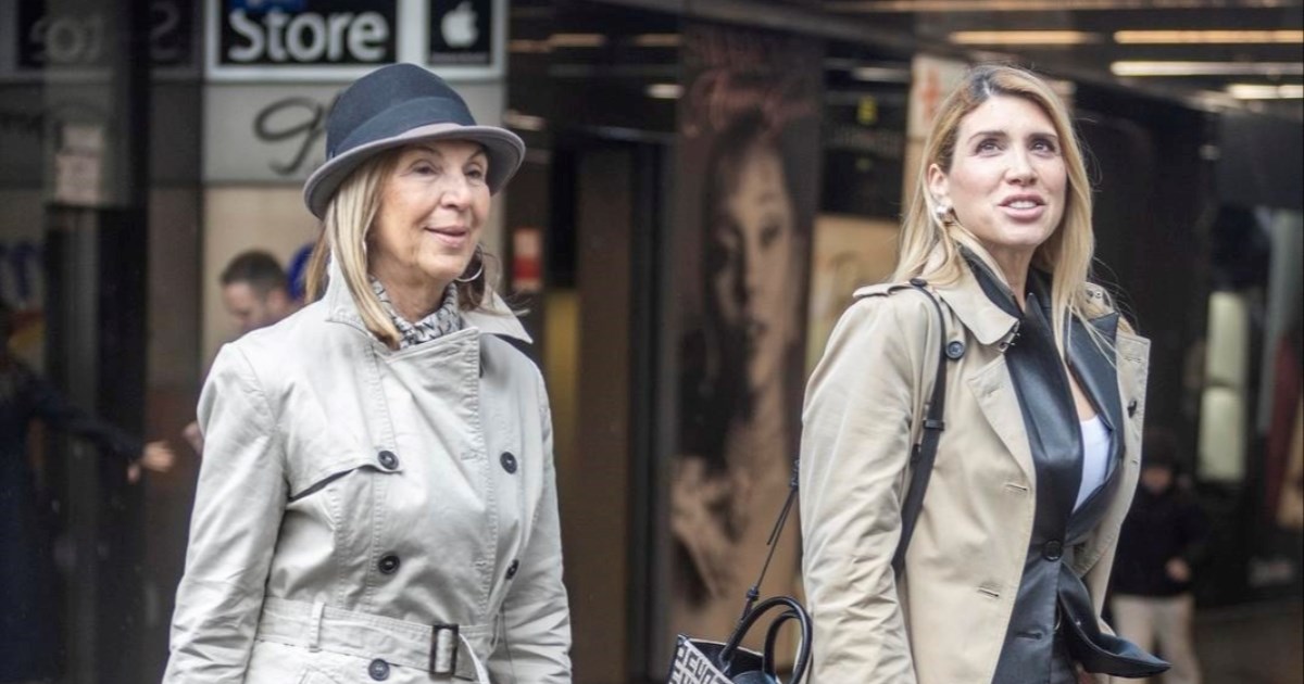 Mirta Šurjak s majkom Nadom prošetala zagrebačkom špicom, modno su se uskladile