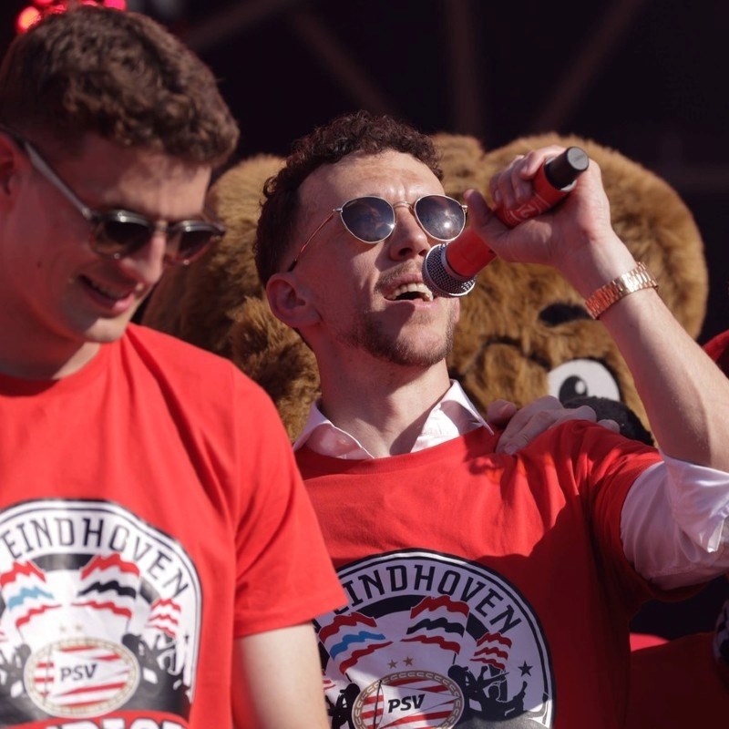 VIDEO Perišić tijekom proslave naslova uzeo mikrofon i upitao navijače: Gdje je fešta