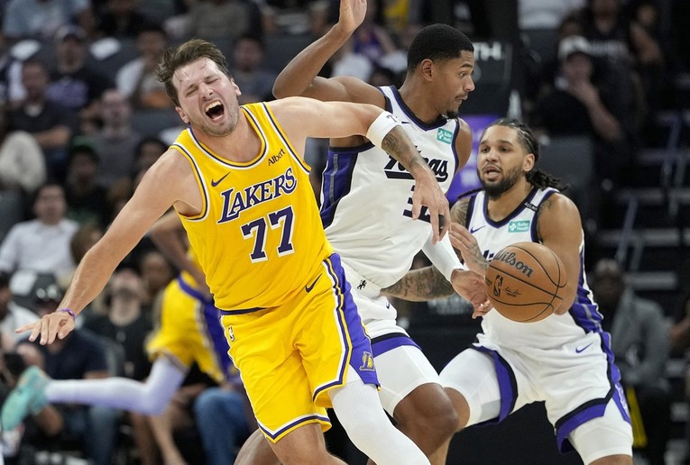 Dončić pokazao što slijedi bez LeBrona. Lakersi razbili Sacramento