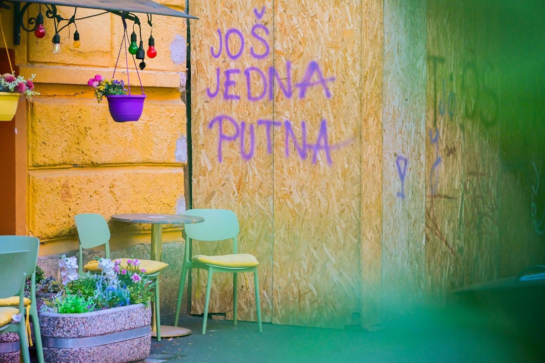 Kraj zagrebačkog kafića osvanuo natpis dobro poznat Hrvatima 😆