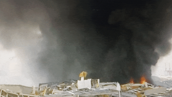 Ogroman požar u bejrutskoj luci, dio stanovnika bježi iz grada