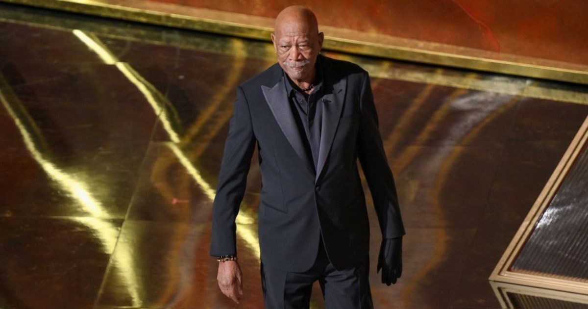 Morgan Freeman nosio je samo jednu rukavicu na Oscarima, otkriven razlog
