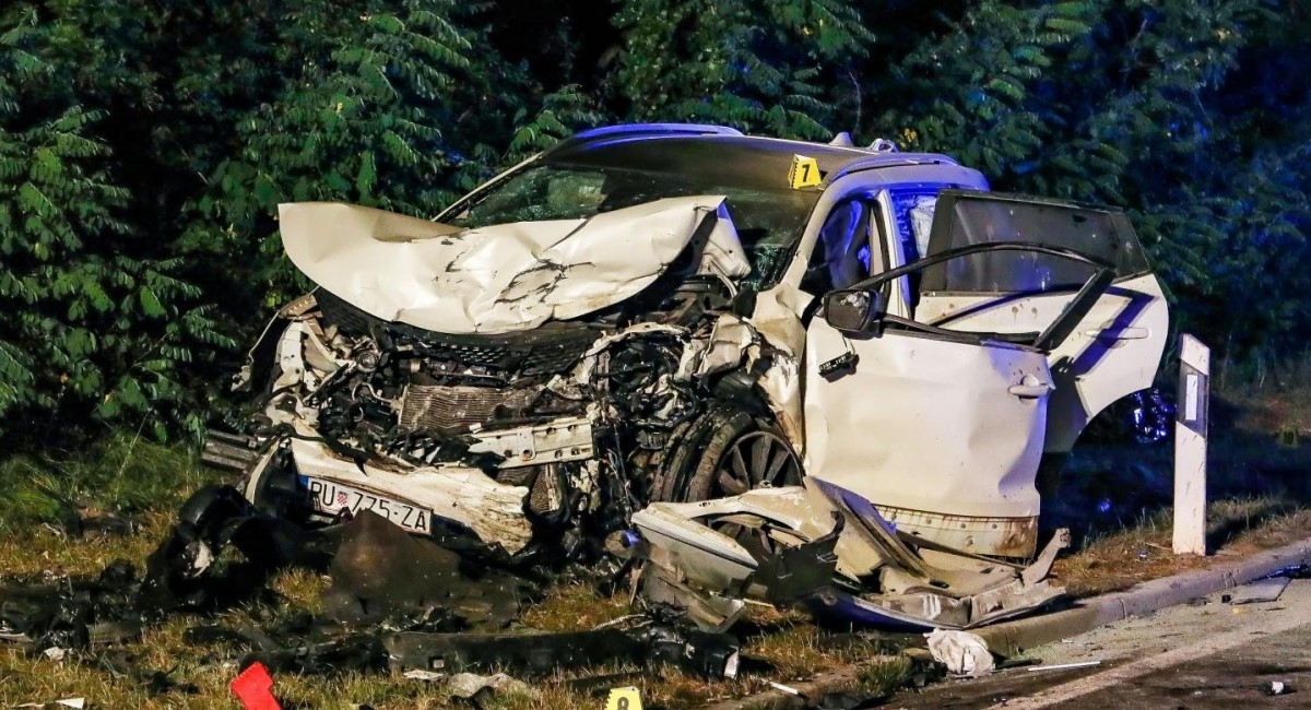 Detalji nesreće kod Poreča: Vozio bez pojasa, prešao u drugi trak i udario u auto