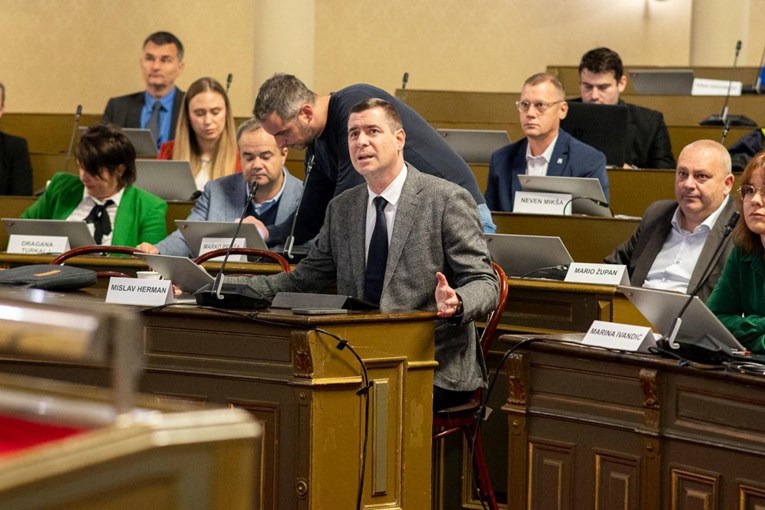 Zagrebački HDZ oštro reagirao na Tomaševićevu zabranu ZDS-a