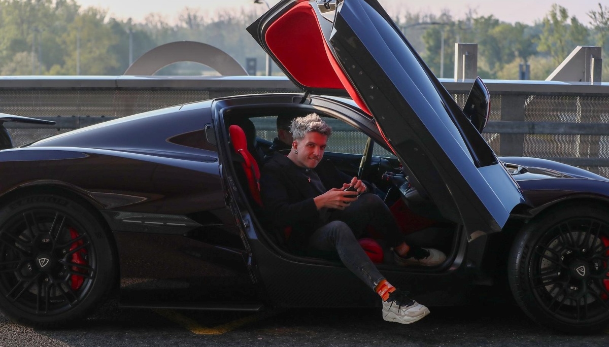 FOTO Baby Lasagna otišao u Švedsku, na aerodrom došao u Neveri