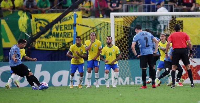 Suarez je protiv Brazila namjestio loptu 25 metara od gola. Ostalo je za povijest