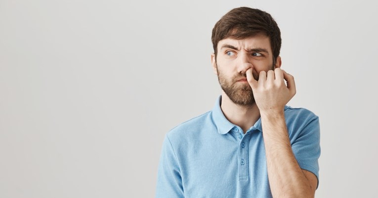 Stručnjaci upozoravaju da nakon kopanja nosa ne treba jesti šmrklje