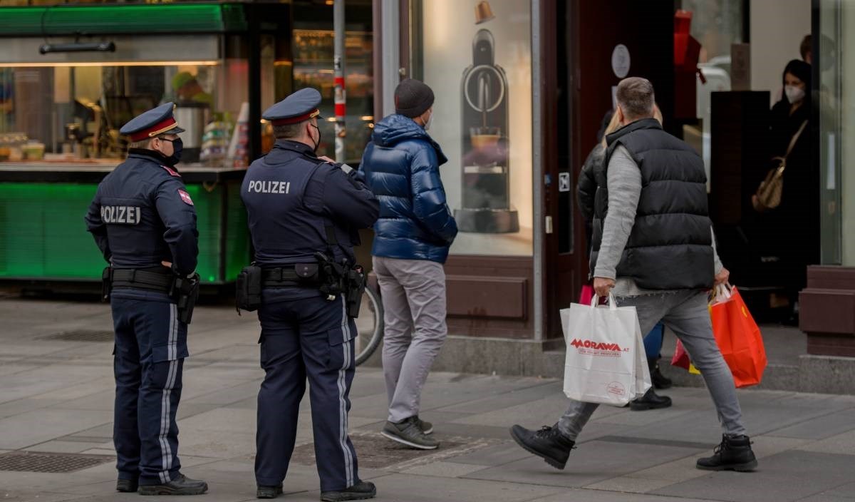 Sve više austrijskih pokrajina uvodi strože mjere, necijepljeni neće moći u kafiće