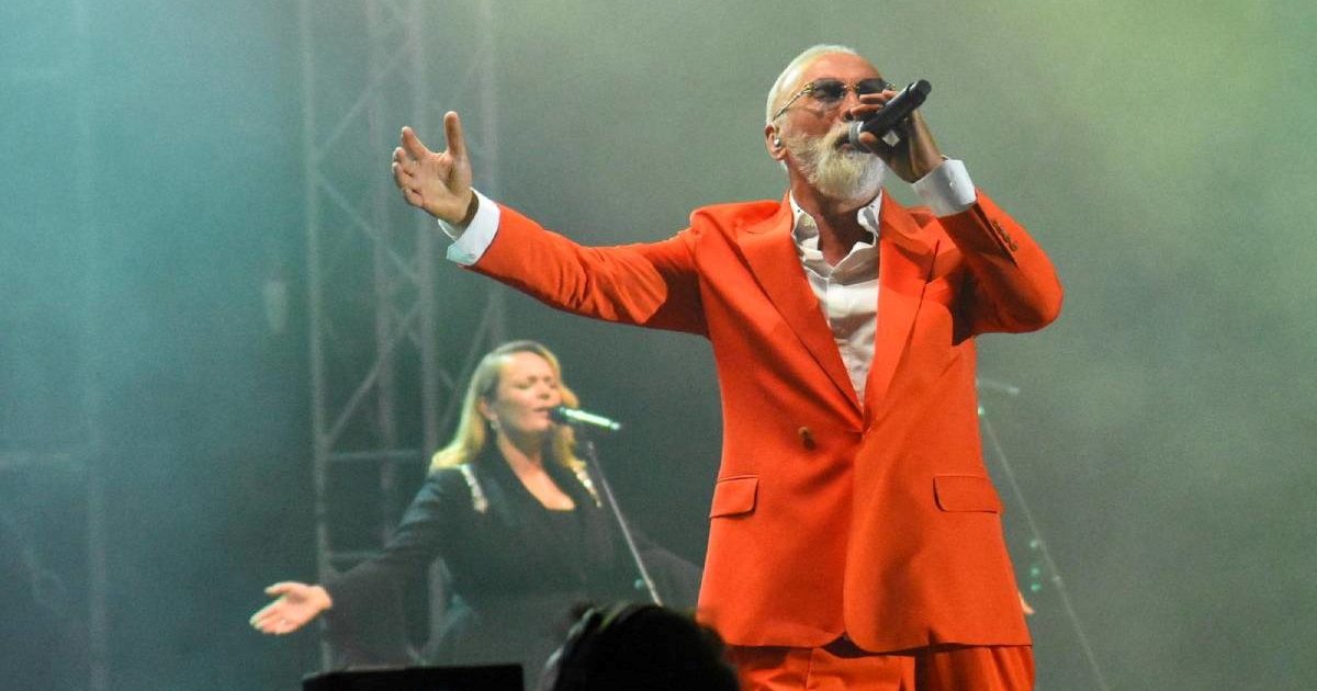 Dino Merlin u jednom danu rasprodao Koševo, potvrđen termin šestog koncerta