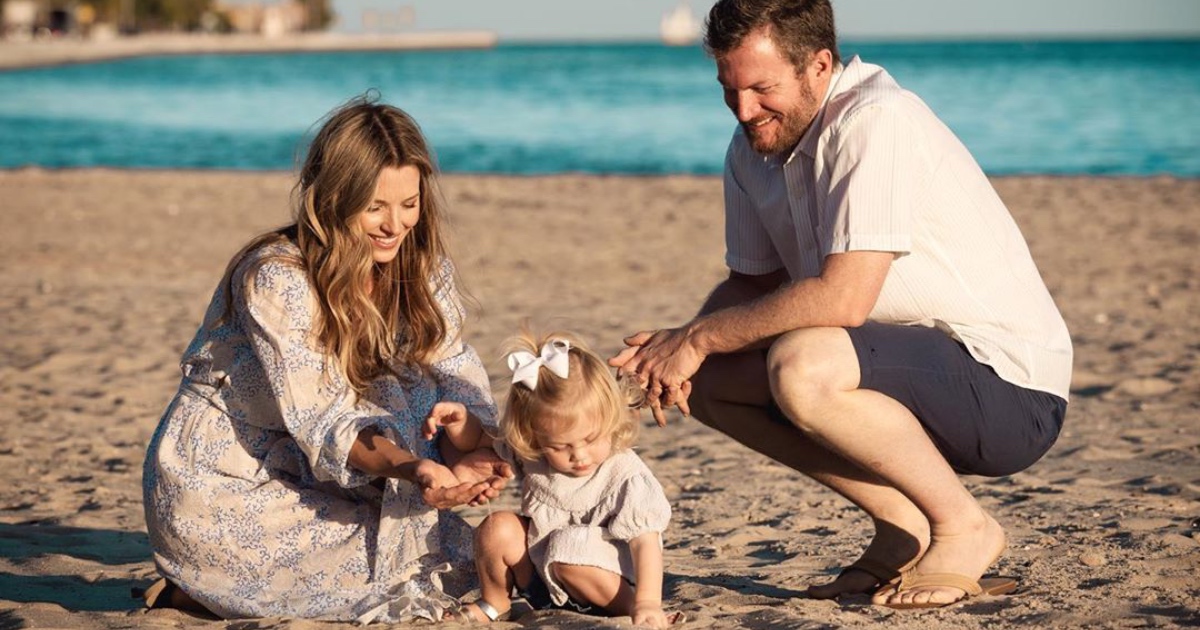 Dale Earnhardt Jr. i njegova supruga Amy čekaju drugo dijete