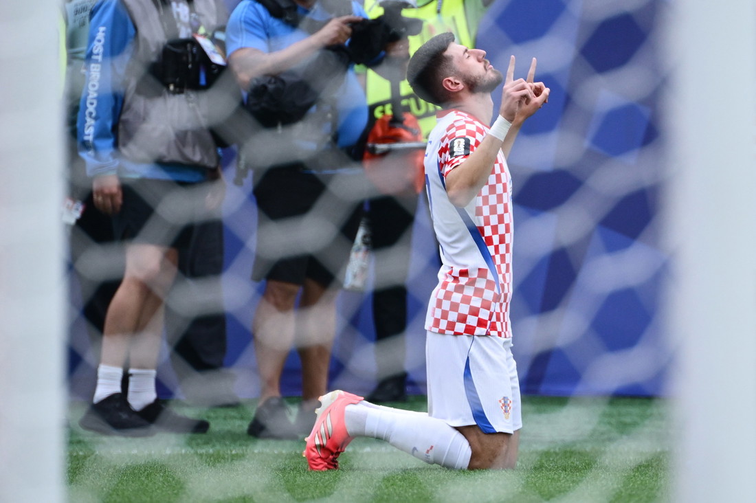 Hrvatski reprezentativac postao otac: Kad je čuo da supruga rađa, odmah sjeo na avion