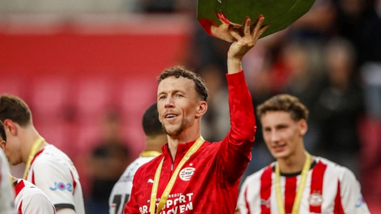 Telegraf: Perišić pregovara s Novim Pazarom