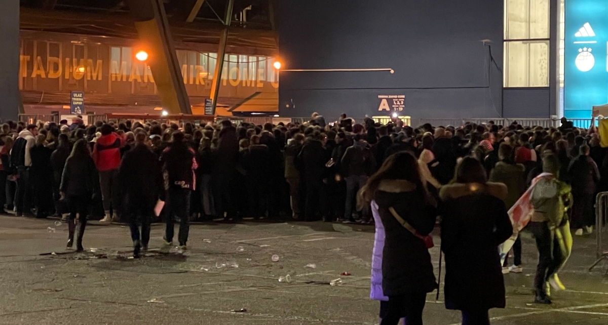 Kaos na ulazu na Maksimir, navijači nisu isprintali ulaznice i nisu mogli na utakmicu