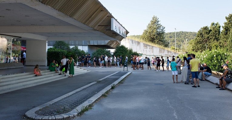 Pogledajte red na Poljudu, uskoro će nestati ulaznice za PAOK