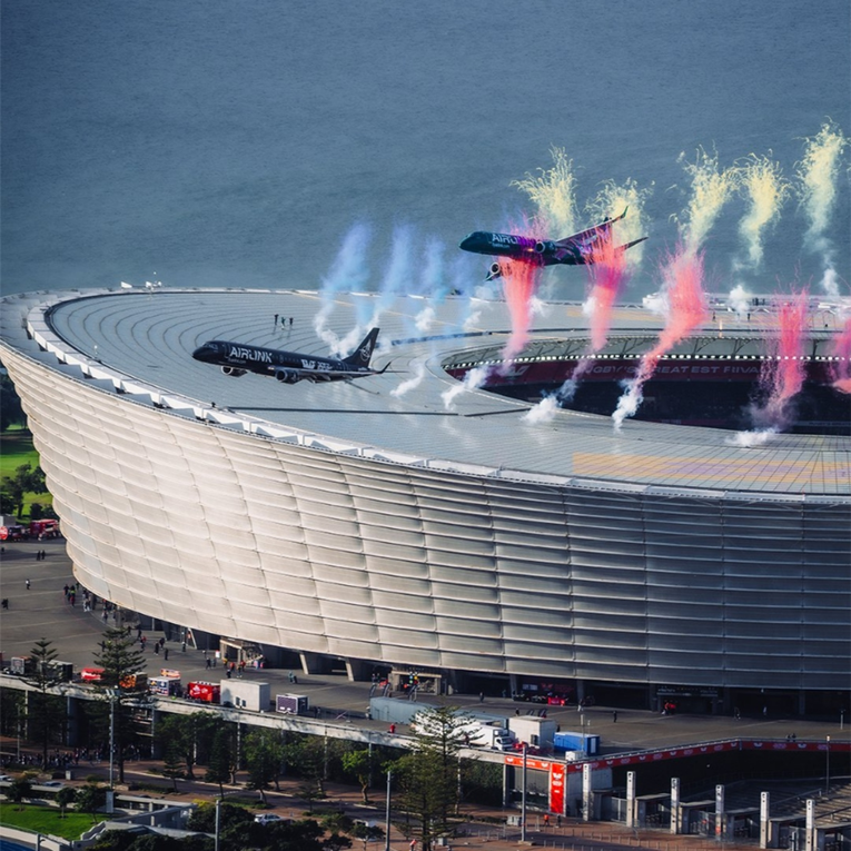 Prošli su 15 metara iznad stadiona u Cape Townu. Sad je novi prelet otkazan