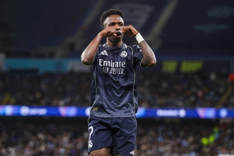 Vinicius je gol kod Cityja slavio cmizdreći. Evo transparenta koji je uzrok tome