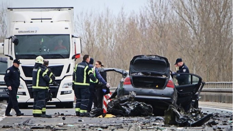 VIDEO Teška nesreća na A4, vozač poginuo u frontalnom sudaru s kamionom
