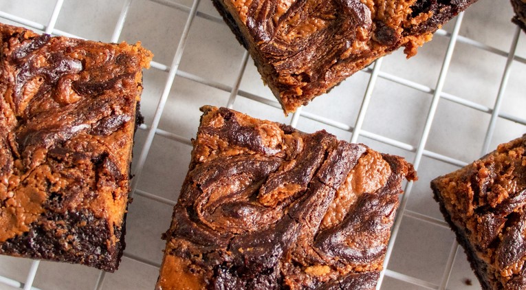 Dulce de leche brownie, prava čokoladna karamel bomba za istinske ljubitelje slatkog