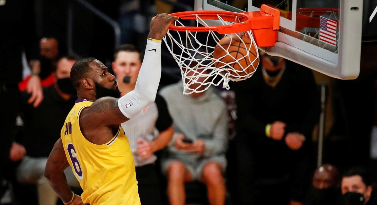 Rekordni LeBron briljira, ali Lakersi i dalje gube. "Ovo je zločin", pišu Amerikanci