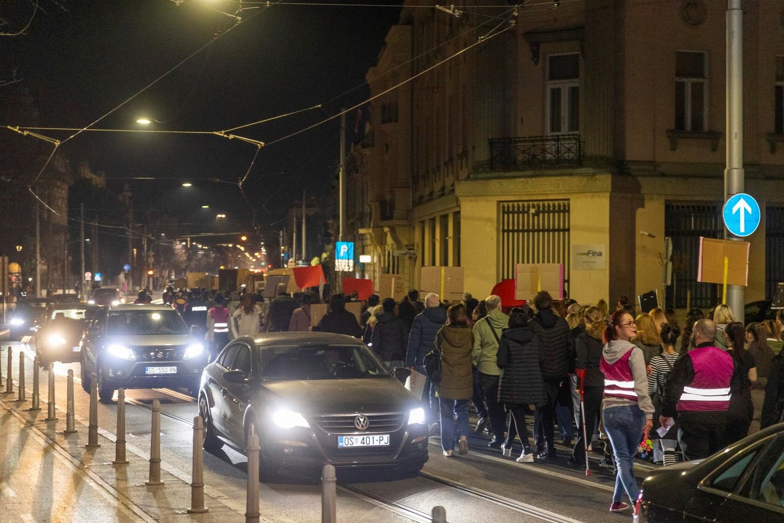 Organizatori Noćnog marša u Osijeku: Došlo je 10-ak mladića u crnom, unosili su nemir