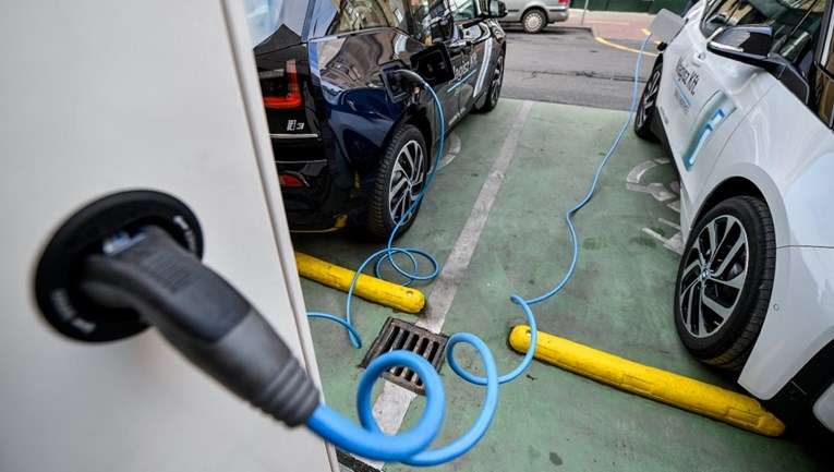 Njemačka lani povećala broj javnih punionica za električna vozila za 35 posto